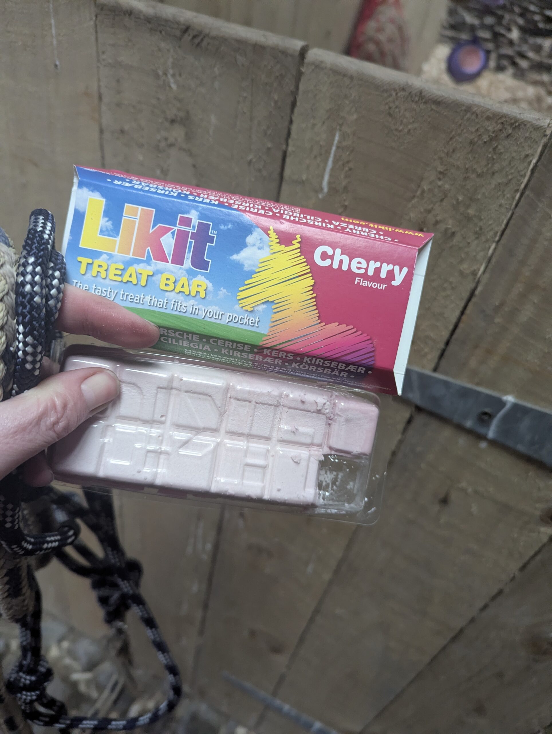 Likit cherry bar